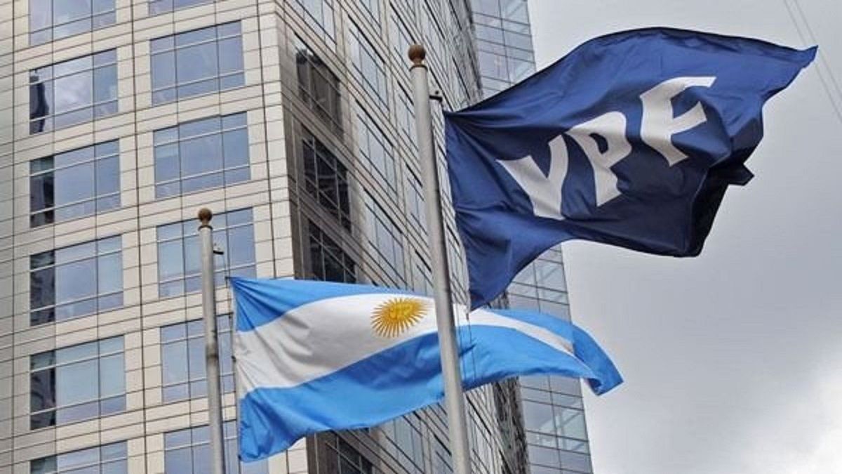 S&P subió la calificación de YPF y otras siete empresas argentinas